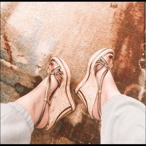 Authentic Dolce & Gabbana Gold Metallic Strappy Espadrille Sandals / Wedges